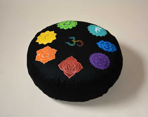 Meditační polštář Čakrový na černé